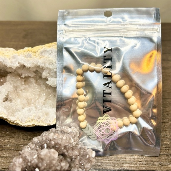 Vitality - Matte Gray Sacred Arrow Wood Diffuser Bracelet - Picture 3 of 4